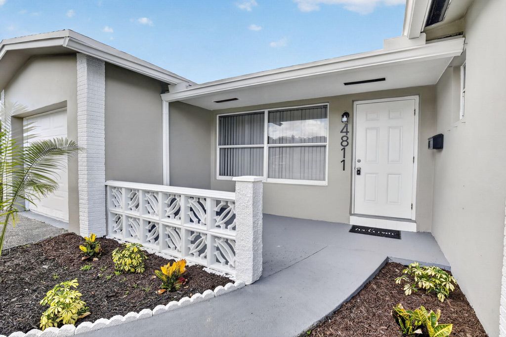 Photo of 4811 NW 20th Street, Lauderhill, FL 33313 (MLS # B26031895)