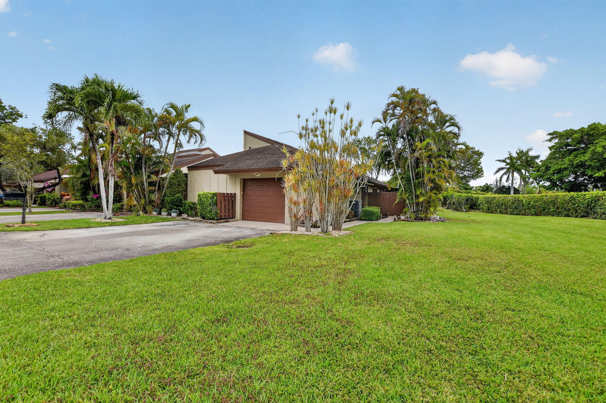 22718 Vistawood Way
