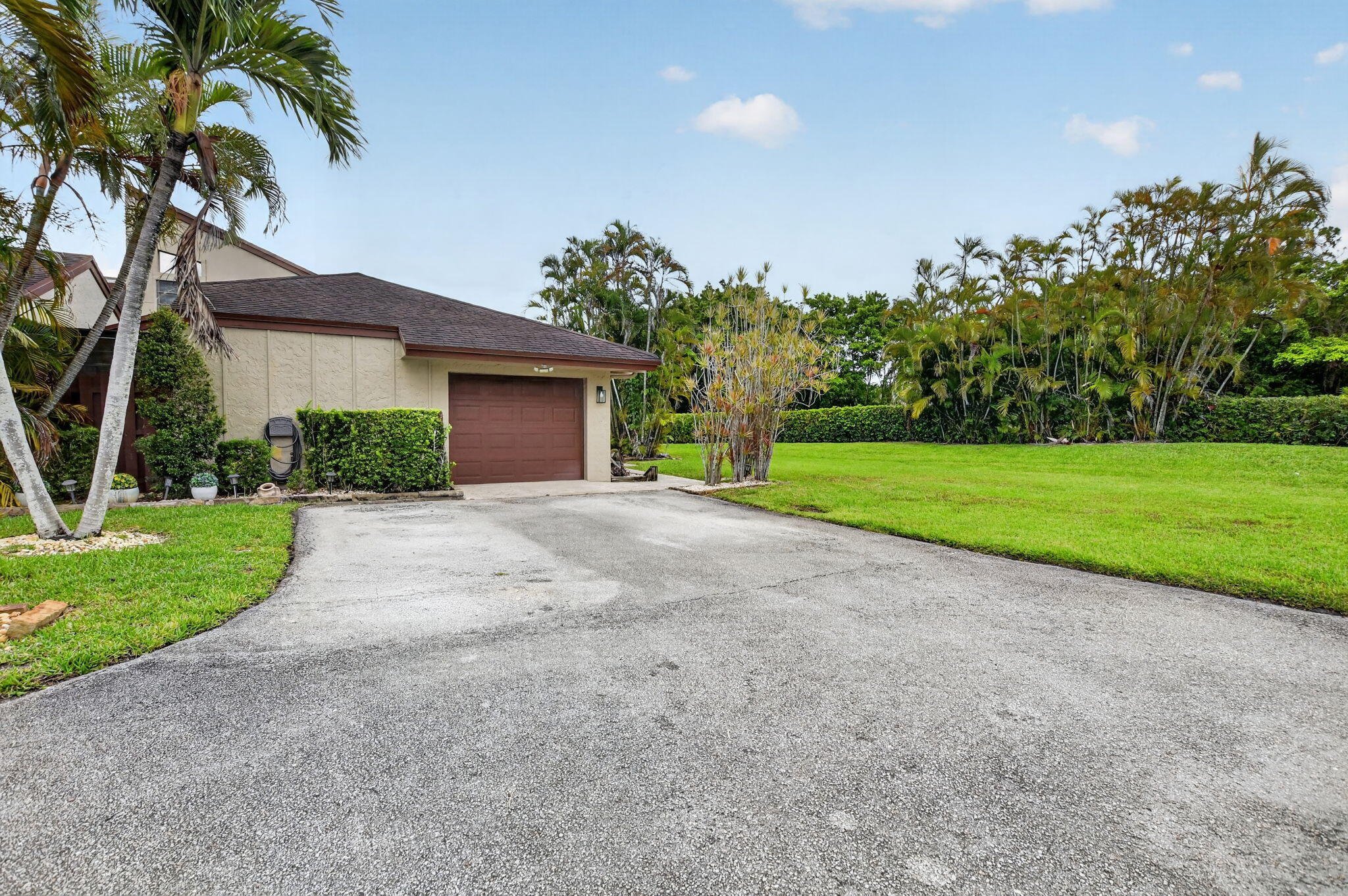 22718 Vistawood Way