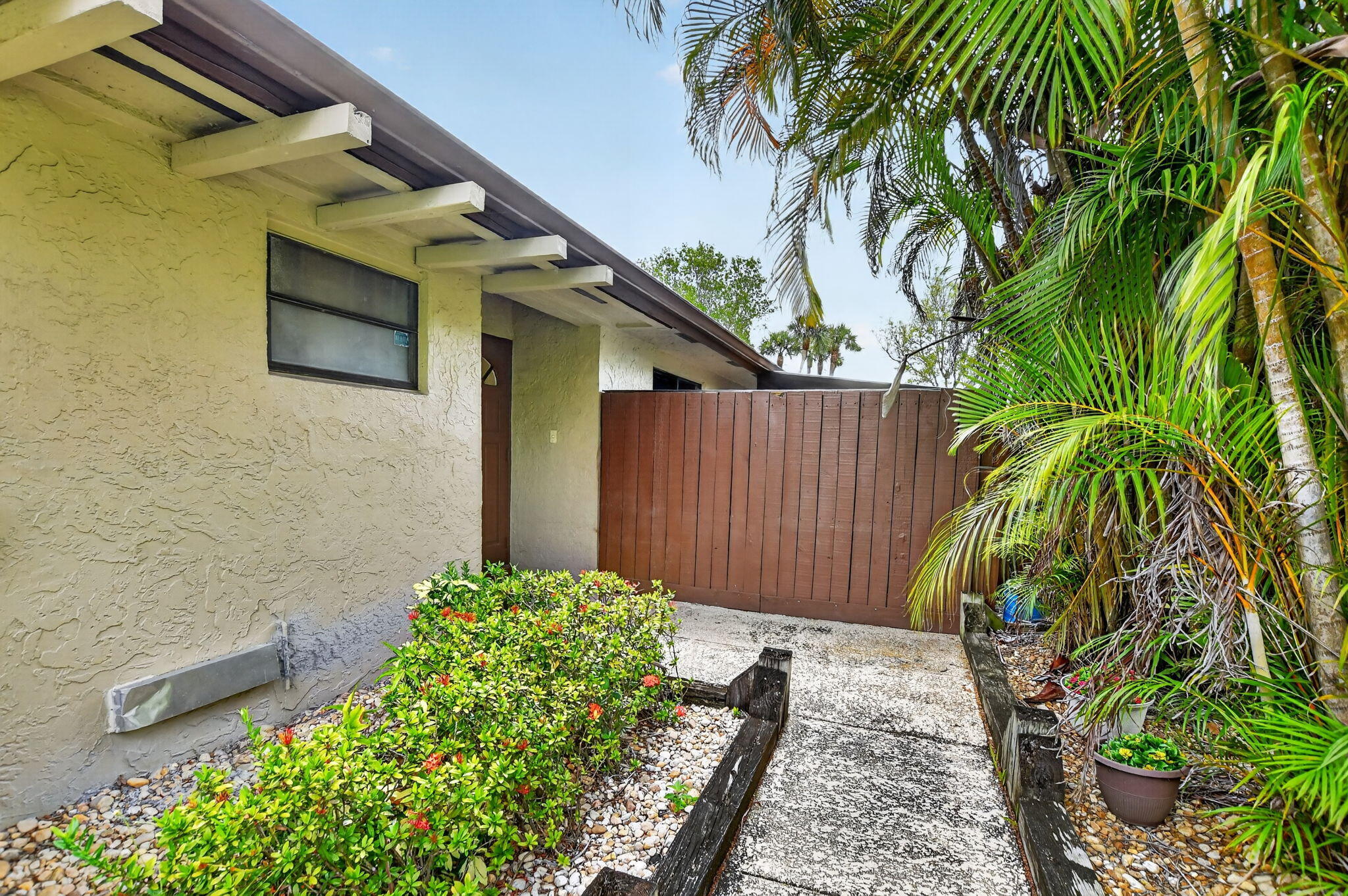 22718 Vistawood Way