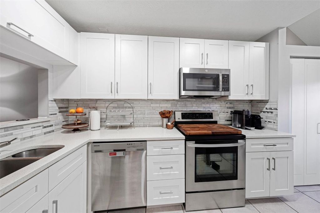 Photo of 1415 Miami Road #H, Fort Lauderdale, FL 33316 (MLS # F10521027)