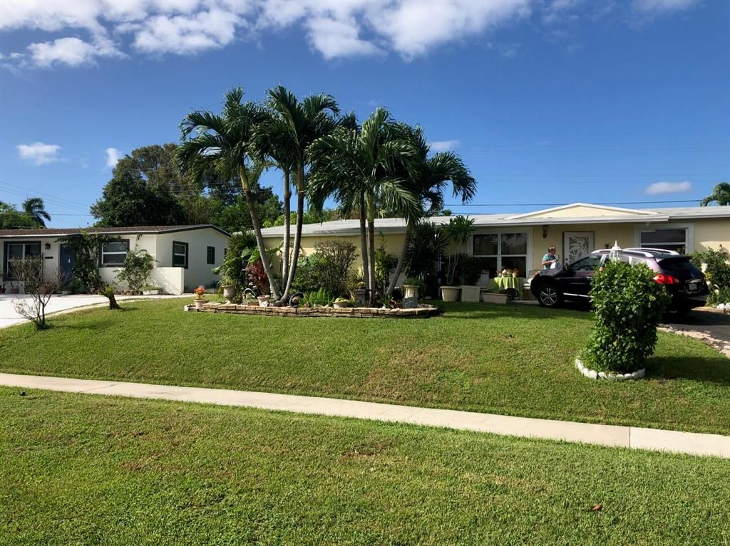 Photo of 12053 Colony Avenue, Palm Beach Gardens, FL 33410 (MLS # R10692230)