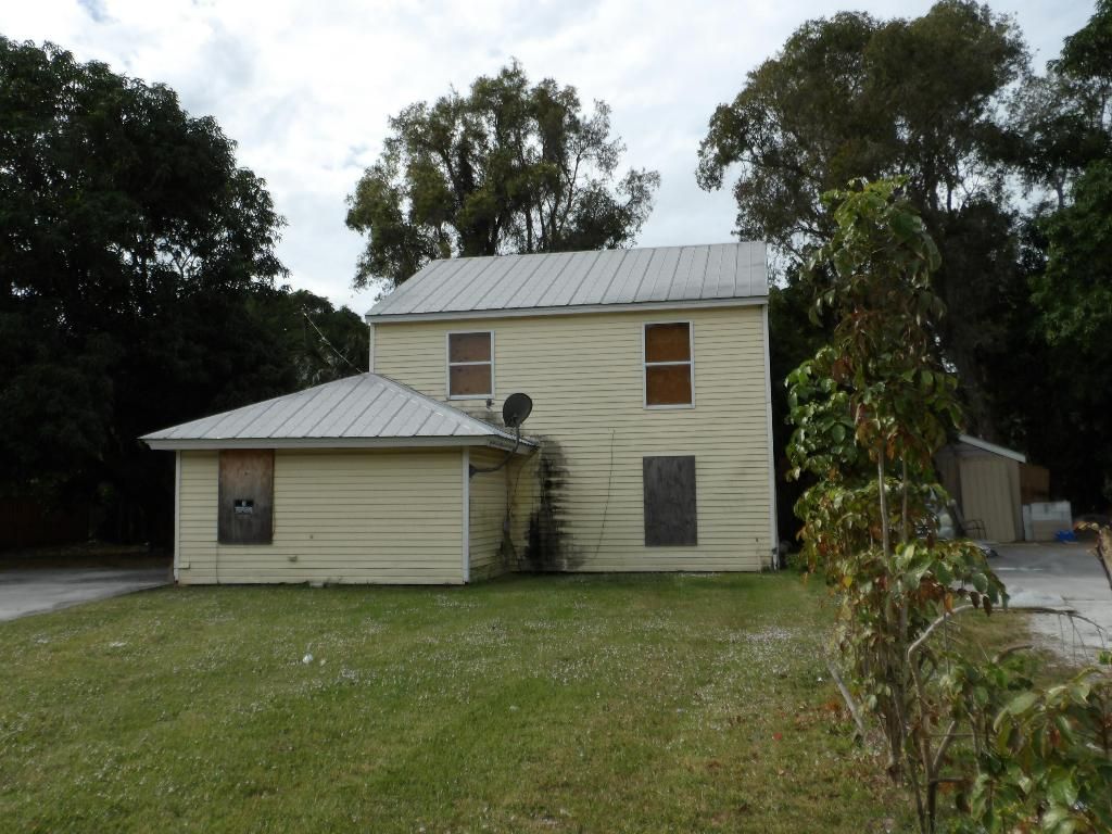 Photo of 311 N 11th Street, Fort Pierce, FL 34950 (MLS # R11149911)