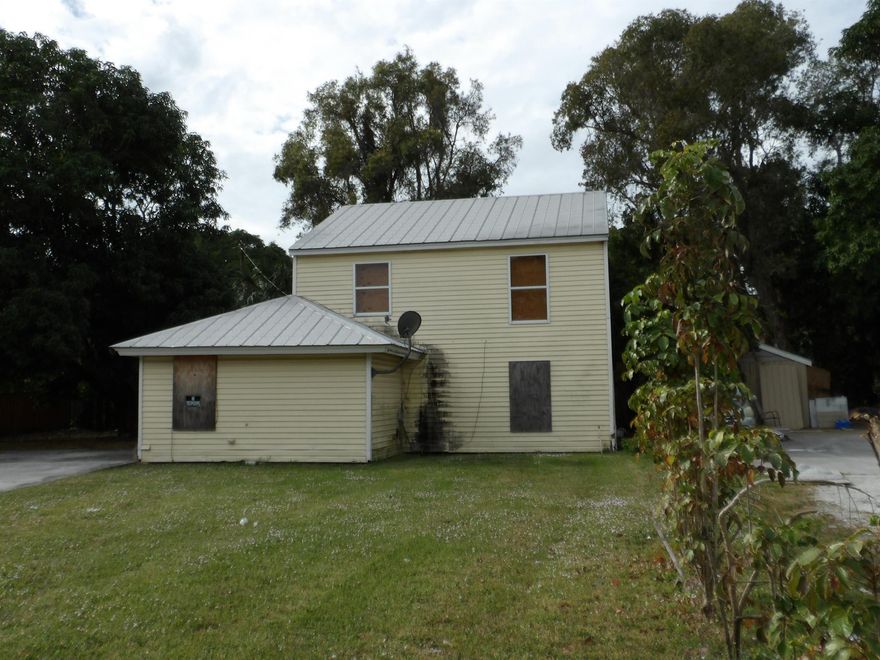 $2026 TOWARDS BUYERS CLOSING COSTS WITH FULL PRICE OFFER EXECUTED ON OR BEFORE 12/31/2025 MUST CLOSE BY 1/31/2026 CAN BE BOUGHT AS A PORTFOLIO WITH 5 OTHER PROPERTIES