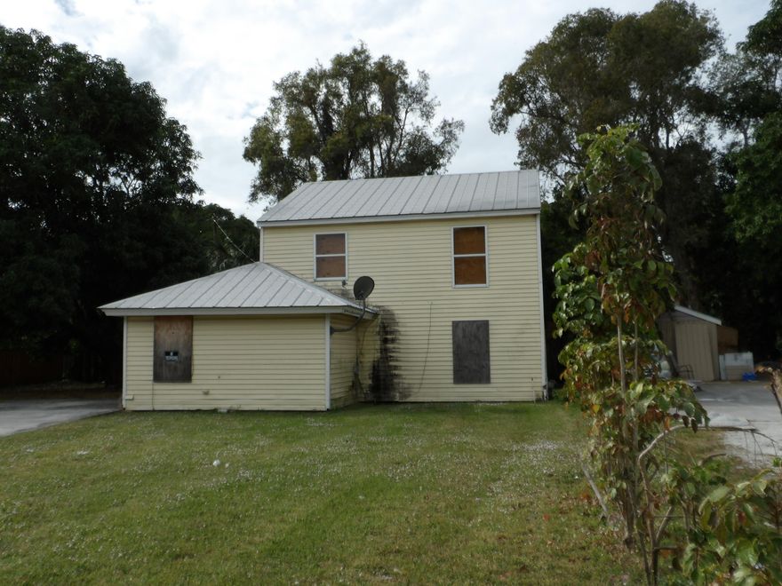 $2026 TOWARDS BUYERS CLOSING COSTS WITH FULL PRICE OFFER EXECUTED ON OR BEFORE 12/31/2025 MUST CLOSE BY 1/31/2026 CAN BE BOUGHT AS A PORTFOLIO WITH 5 OTHER PROPERTIES