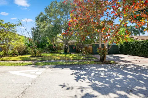 800 SE 11th Court, Fort Lauderdale, FL 33316 - MLS#: R11057637