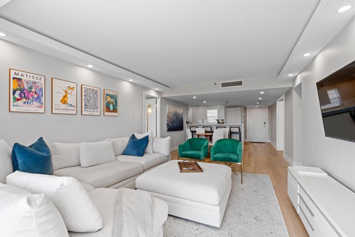 BOCA TEECA CONDO 9 - Residential