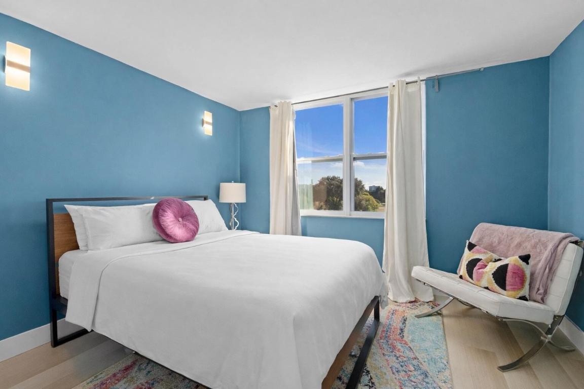 BOCA TEECA CONDO 9 - Residential