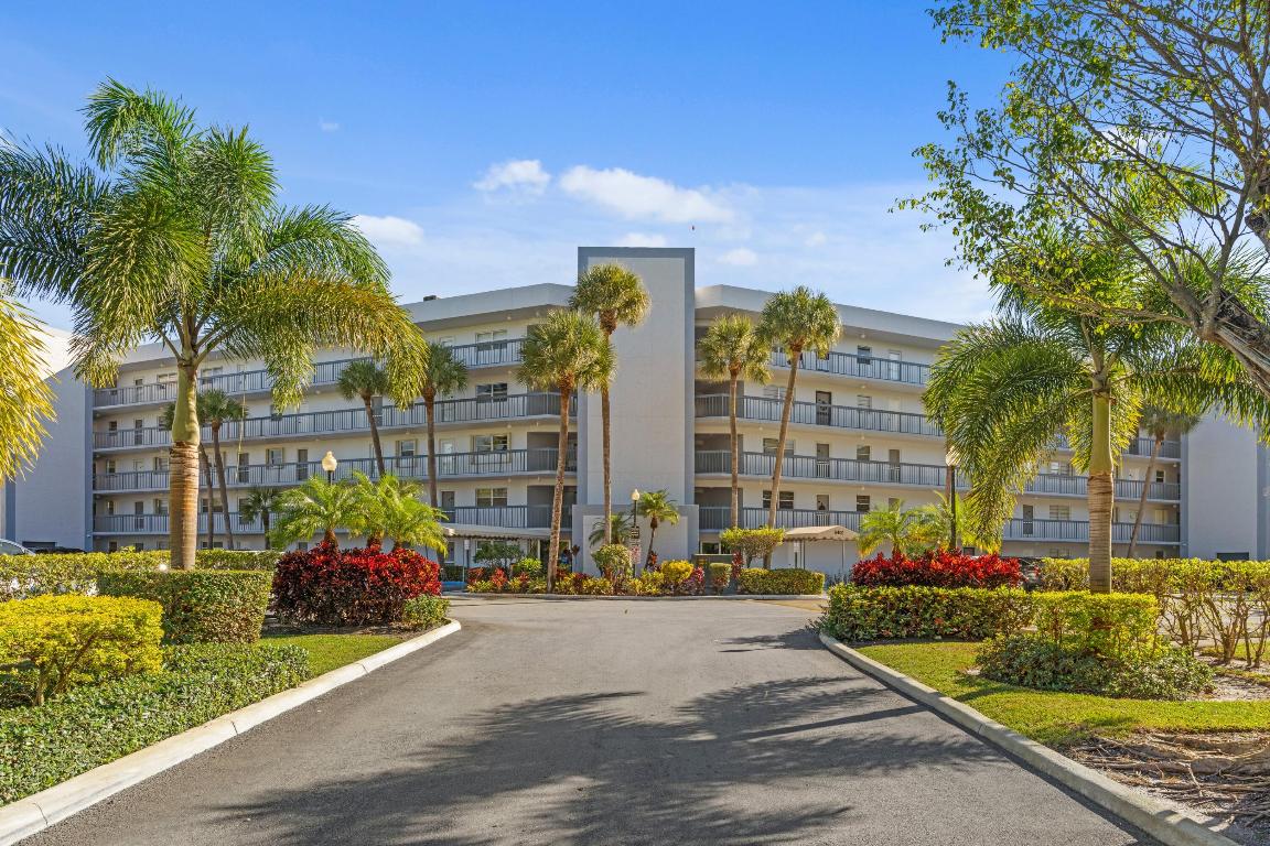 BOCA TEECA CONDO 9 - Residential