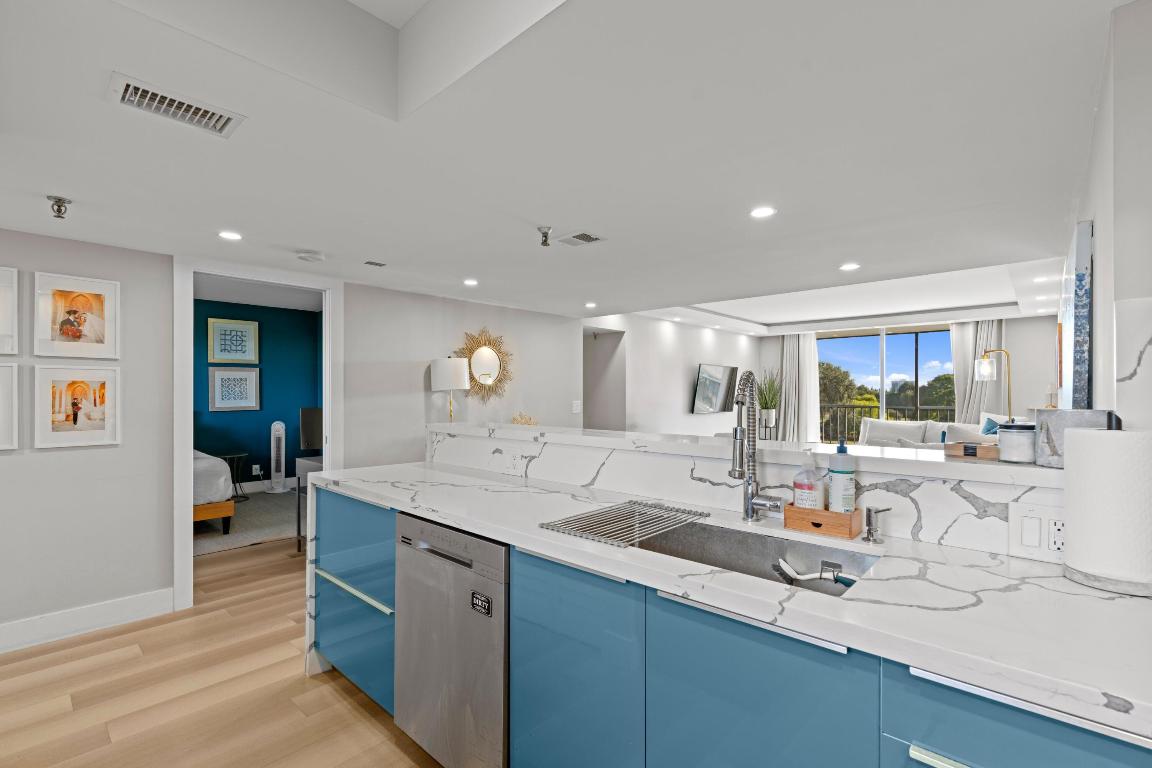 BOCA TEECA CONDO 9 - Residential