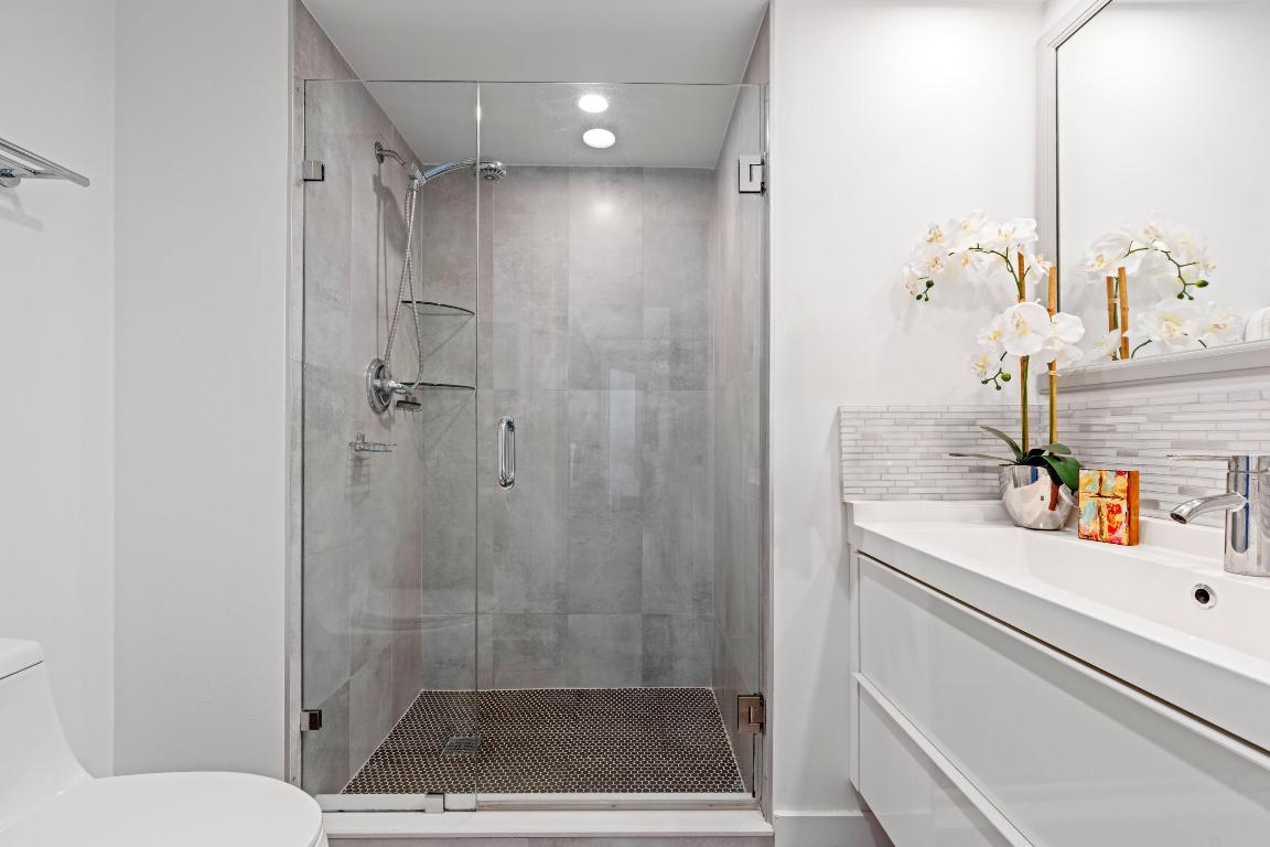 BOCA TEECA CONDO 9 - Residential