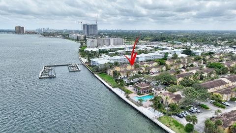 Condominium in Lake Park FL 1050 Lake Shore Drive.jpg