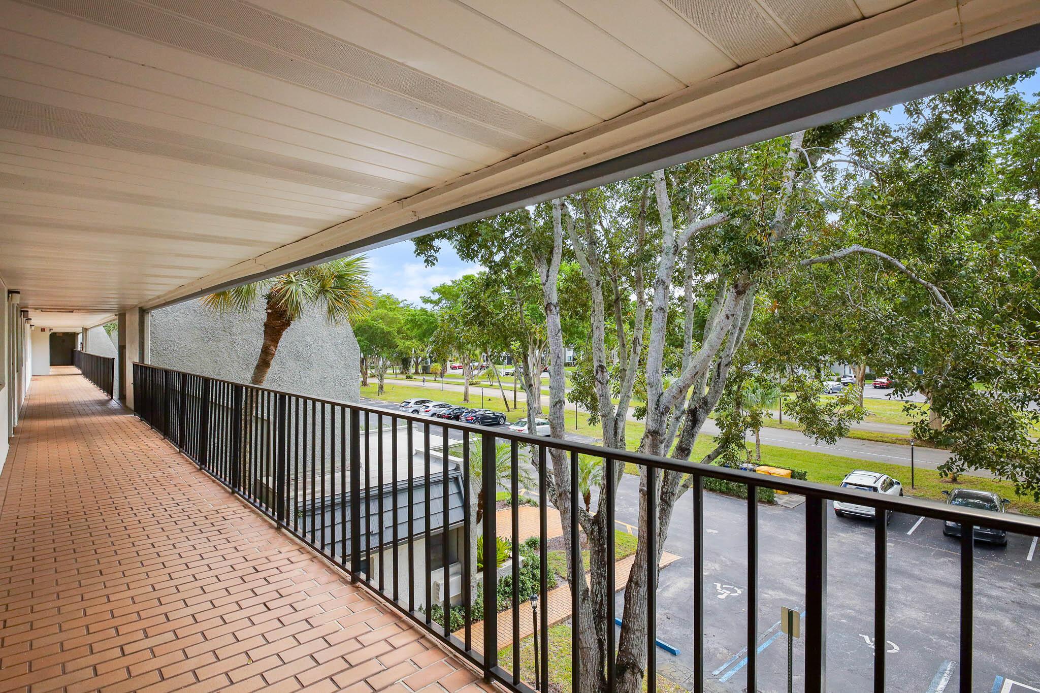 FOUNTAINS OF PALM BEACH C - Residential