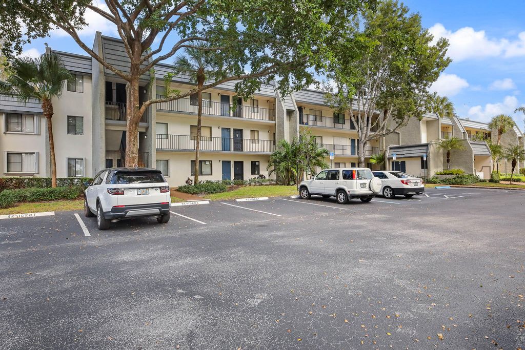 Photo of 4822 Esedra Court #303, Lake Worth, FL 33467 (MLS # R11140091)