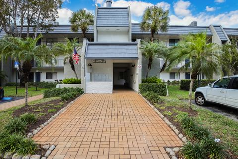 Photo of 4822 Esedra Court #303, Lake Worth, FL 33467 (MLS # R11140091)