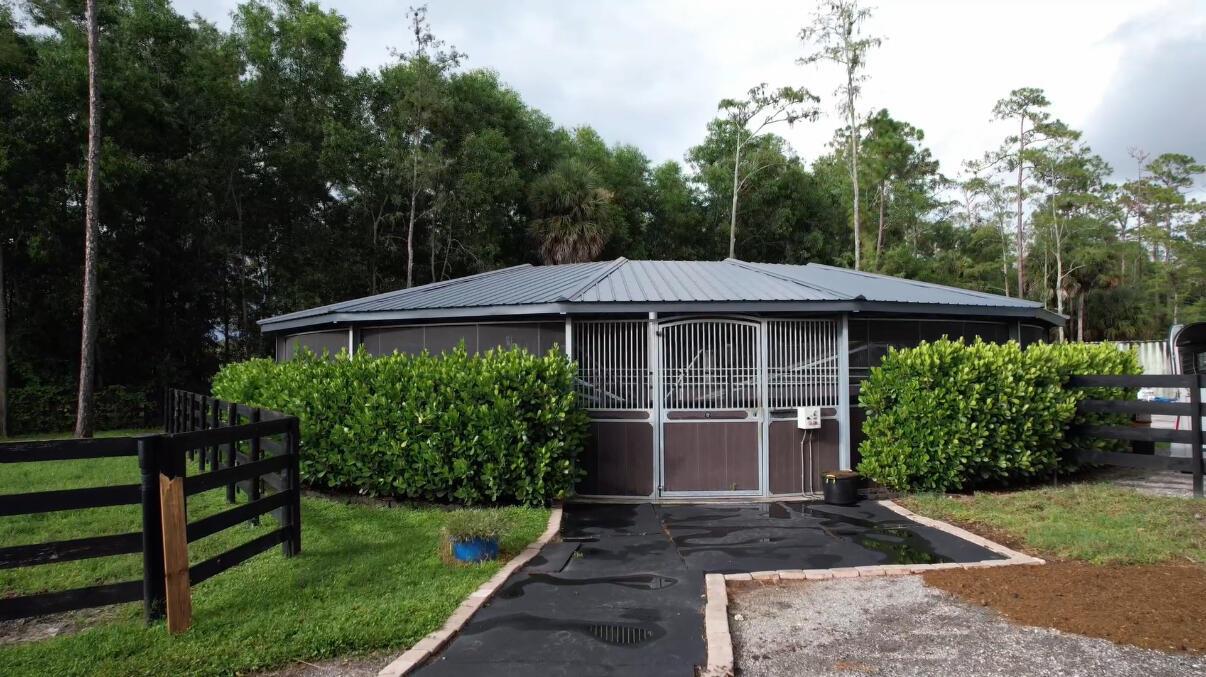 LOXAHATCHEE GROVES - Residential Lease