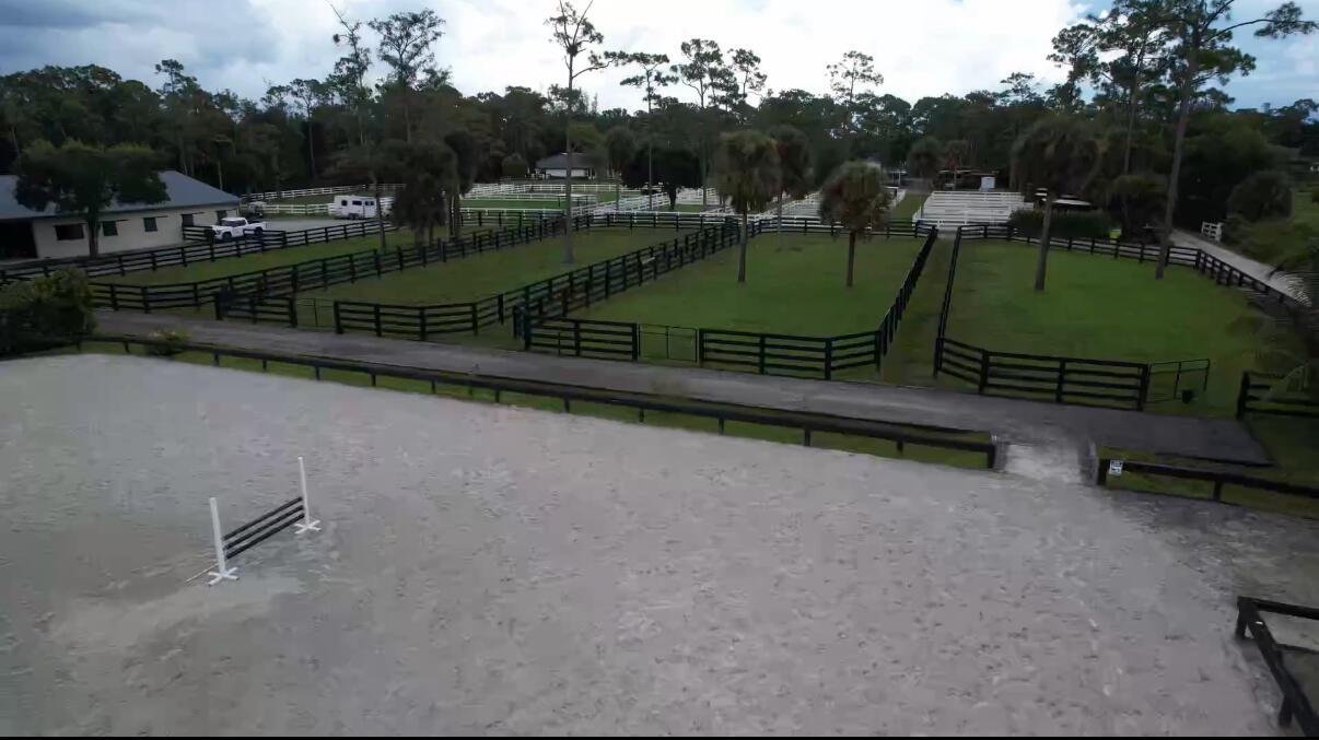 LOXAHATCHEE GROVES - Residential Lease