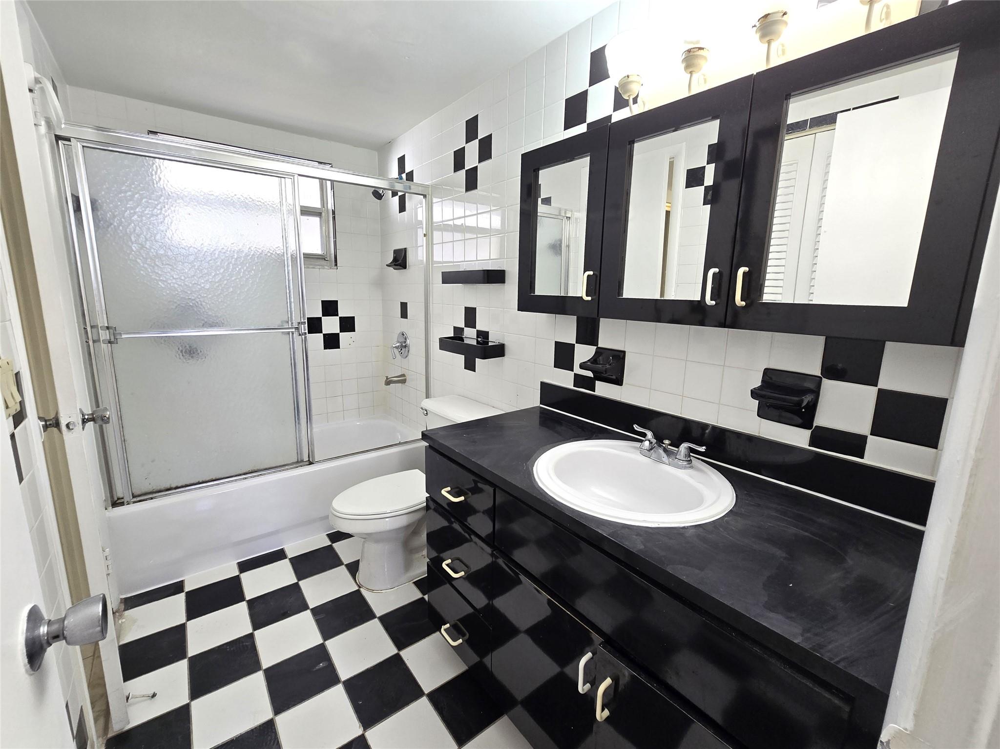Parkway Towers Condo Bldg - Residential Lease