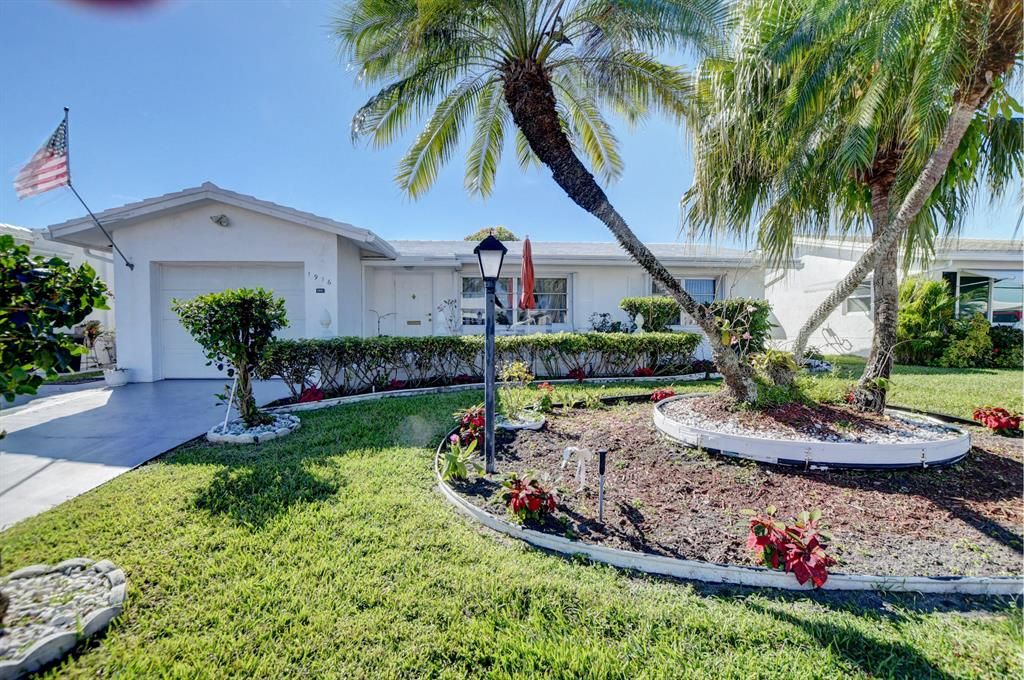 Photo of 1916 SW 17th Avenue, Boynton Beach, FL 33426 (MLS # R10771694)