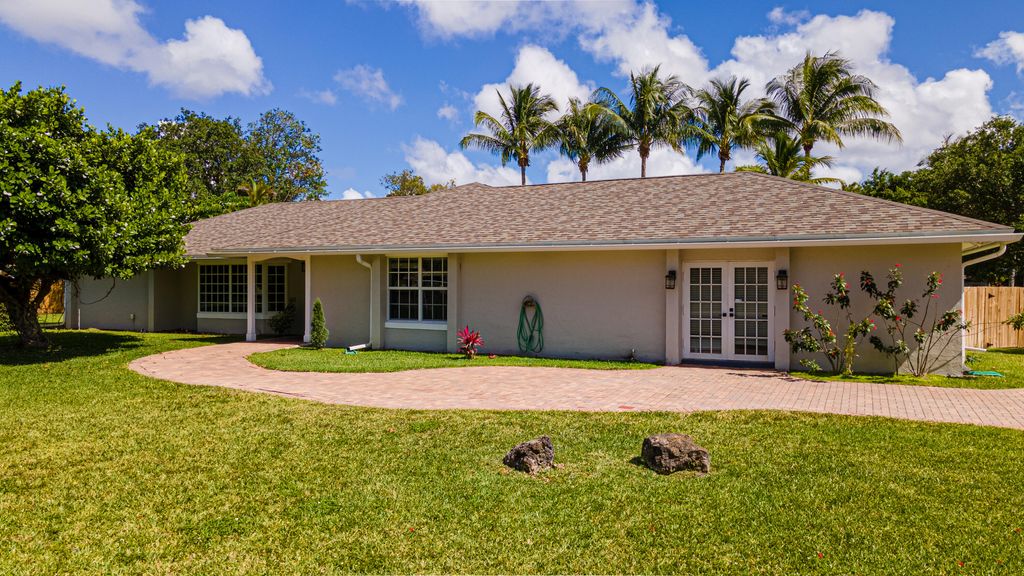 Photo of 8729 Citation Drive, Palm Beach Gardens, FL 33418 (MLS # R10800995)