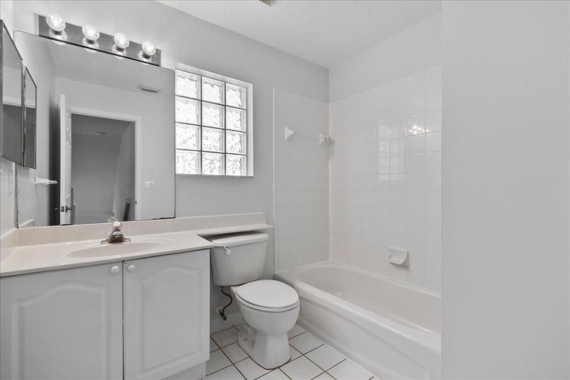 WOODBINE PAR E - Residential Lease