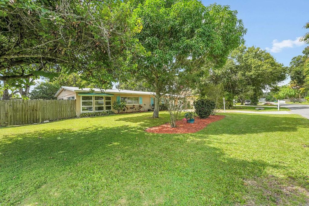 Photo of 803 Anita Street, Fort Pierce, FL 34982 (MLS # R11126336)