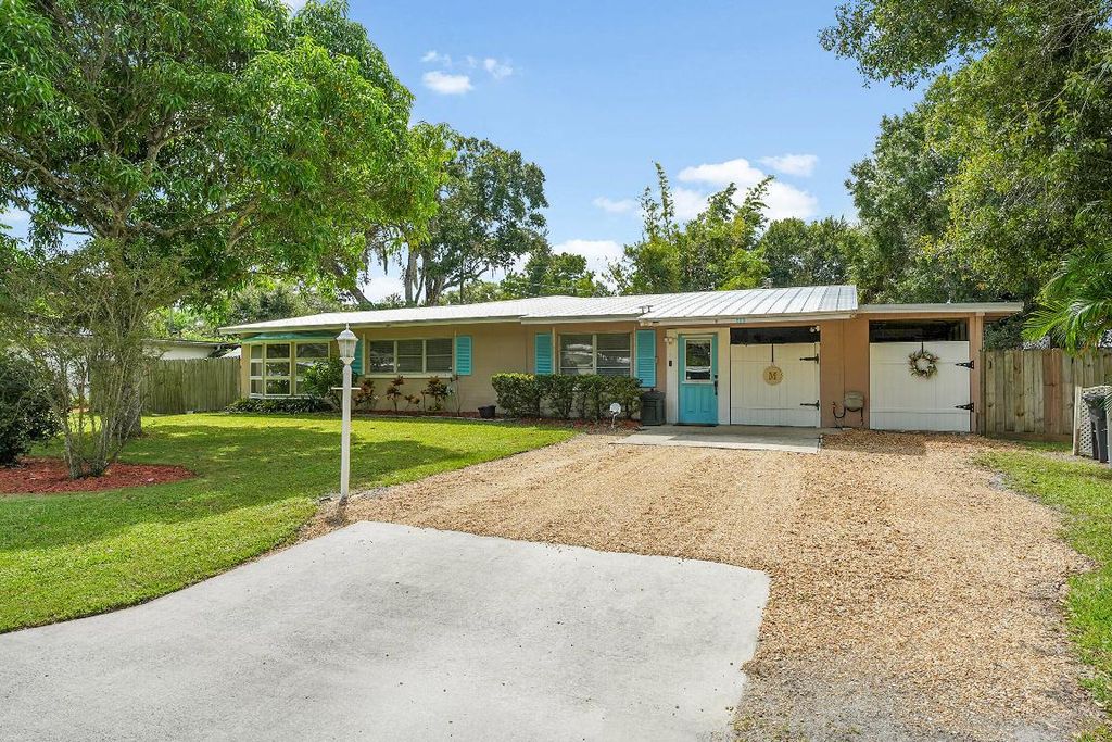 Photo of 803 Anita Street, Fort Pierce, FL 34982 (MLS # R11126336)