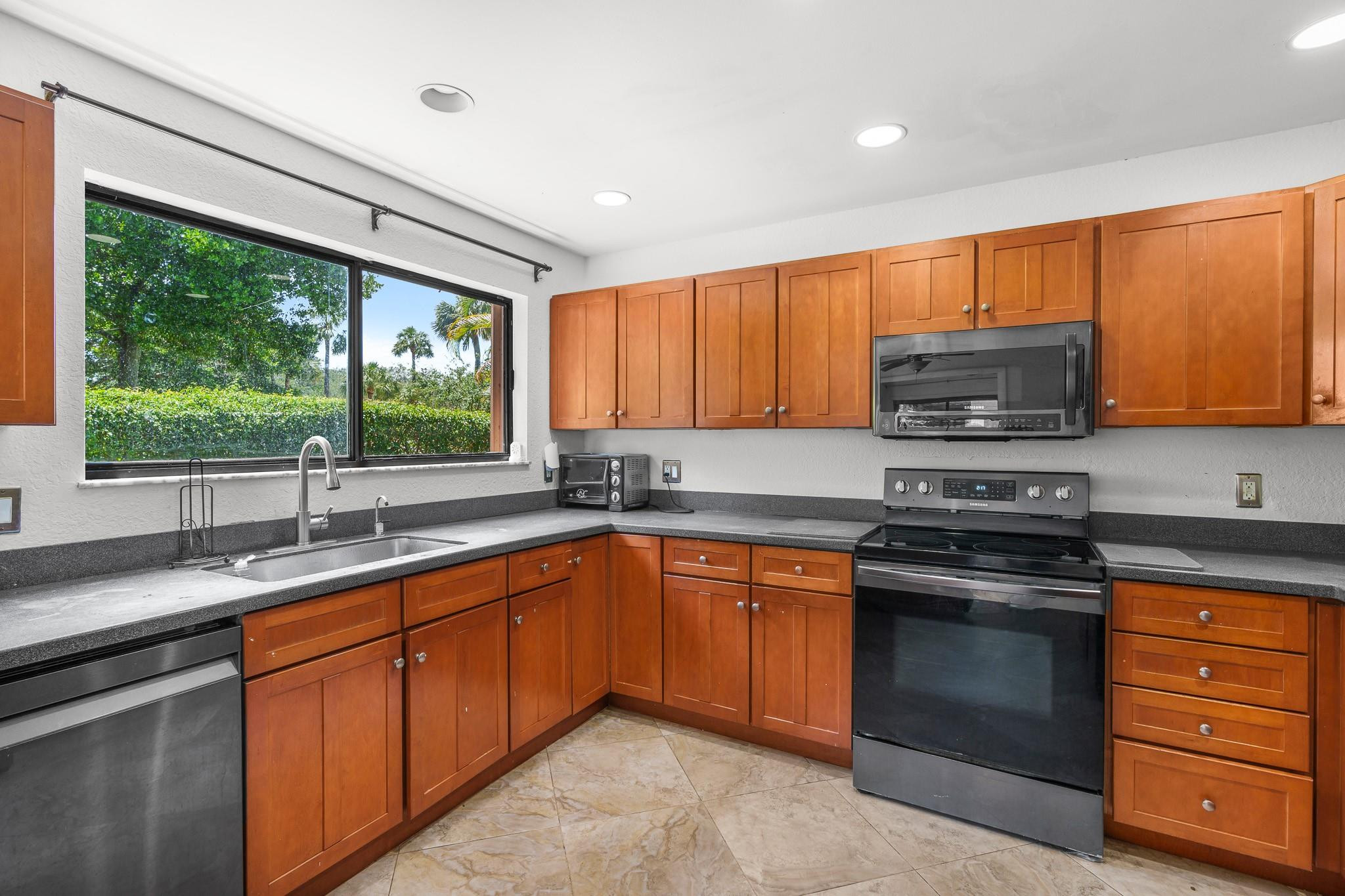 The Villages Of Hillsboro - Residential