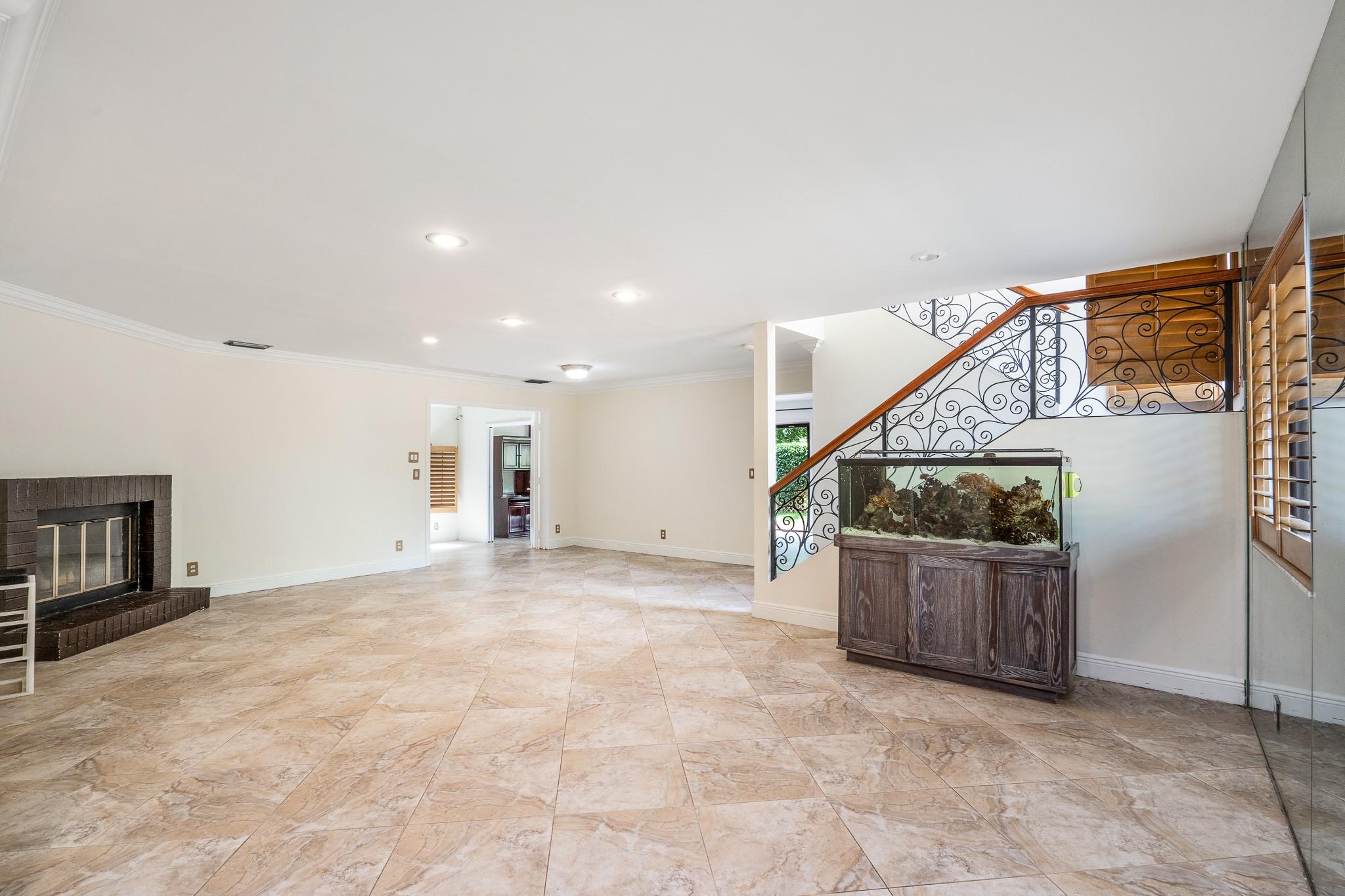 749 NW 40th Ter