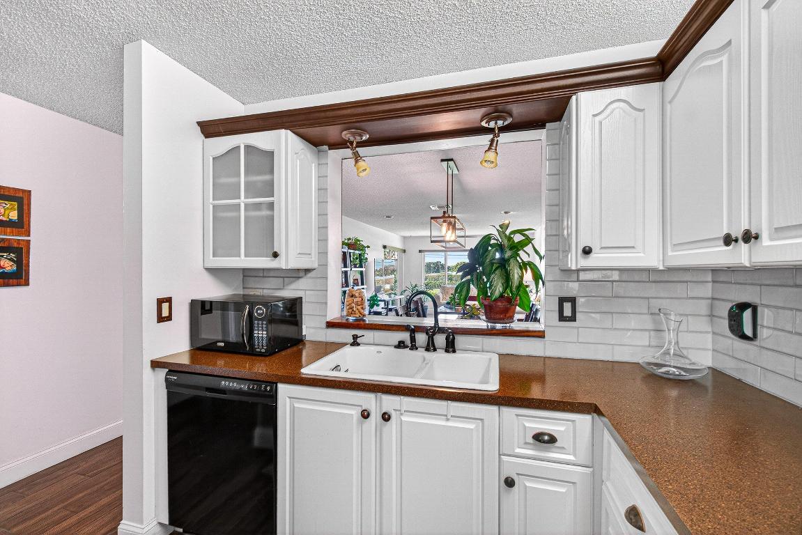 PALM GREENS AT VILLA DEL RAY CONDO - Residential