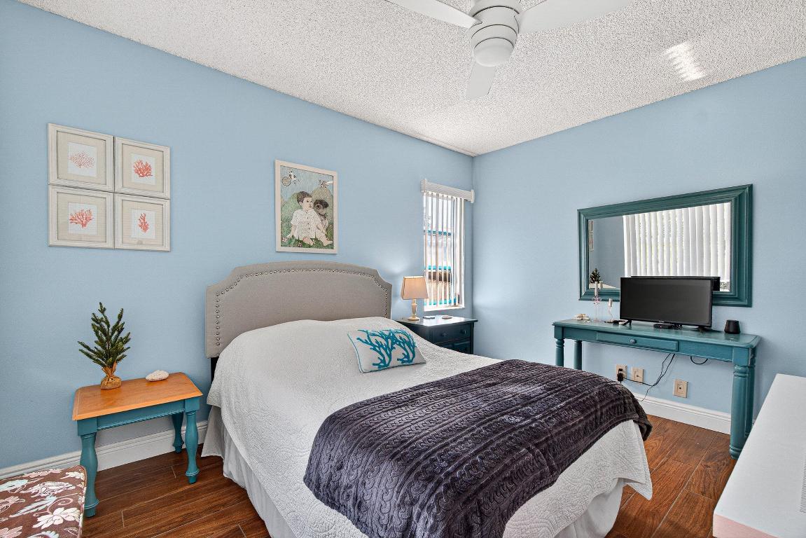 PALM GREENS AT VILLA DEL RAY CONDO - Residential