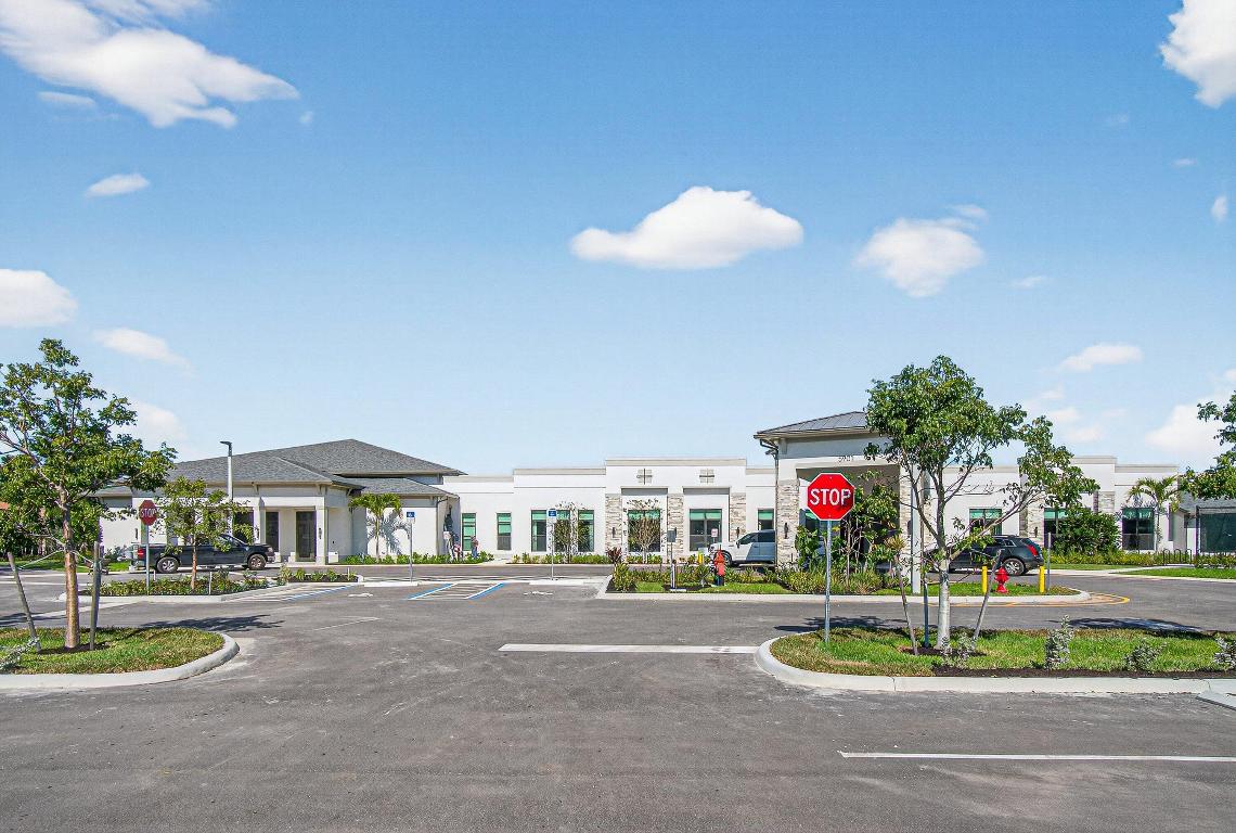 PALM GREENS AT VILLA DEL RAY CONDO - Residential