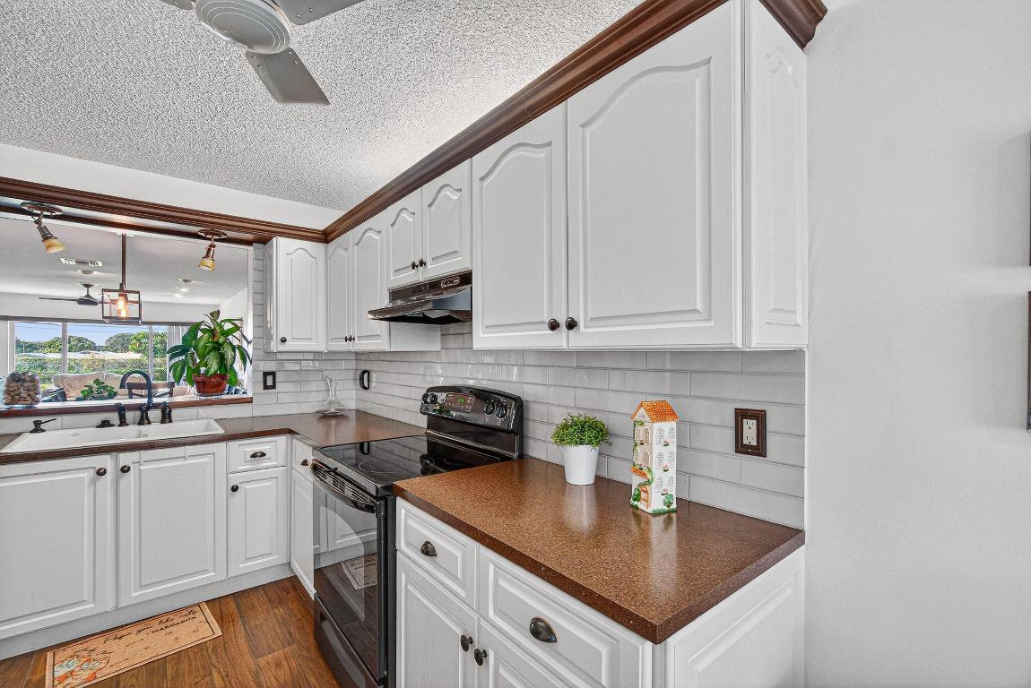 PALM GREENS AT VILLA DEL RAY CONDO - Residential