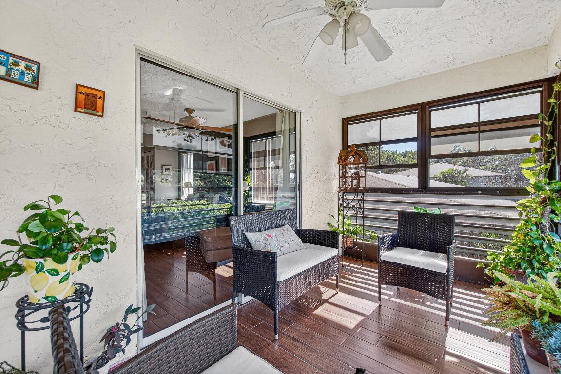 PALM GREENS AT VILLA DEL RAY CONDO - Residential