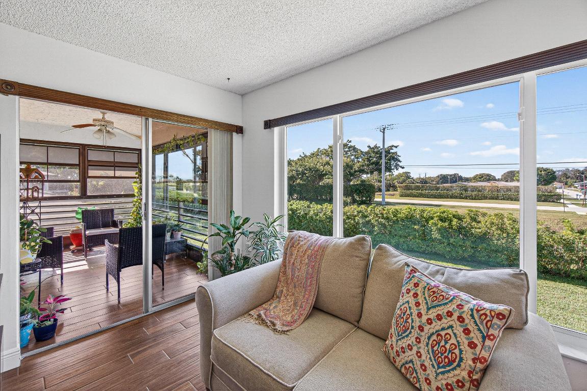 PALM GREENS AT VILLA DEL RAY CONDO - Residential