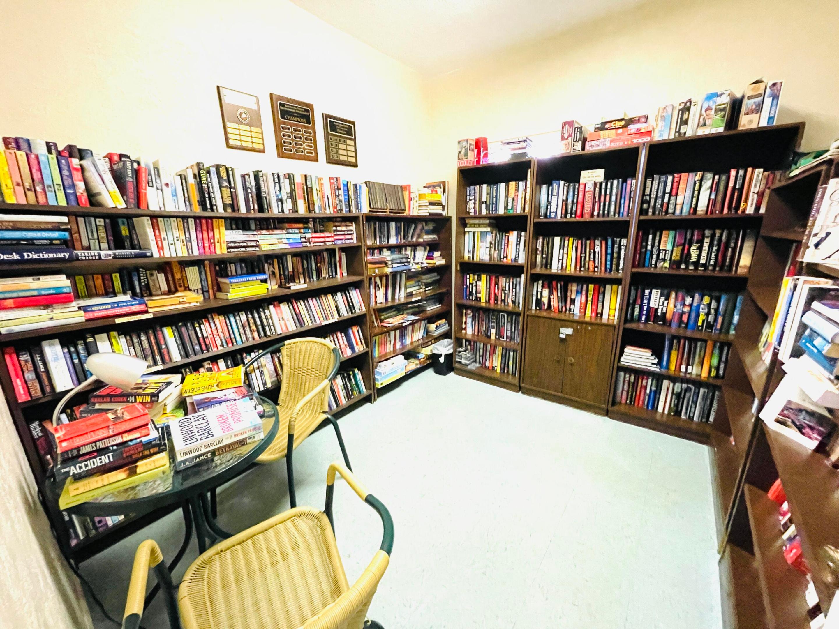 BARCELONA CONDO NORTH BLDG 400 - Residential