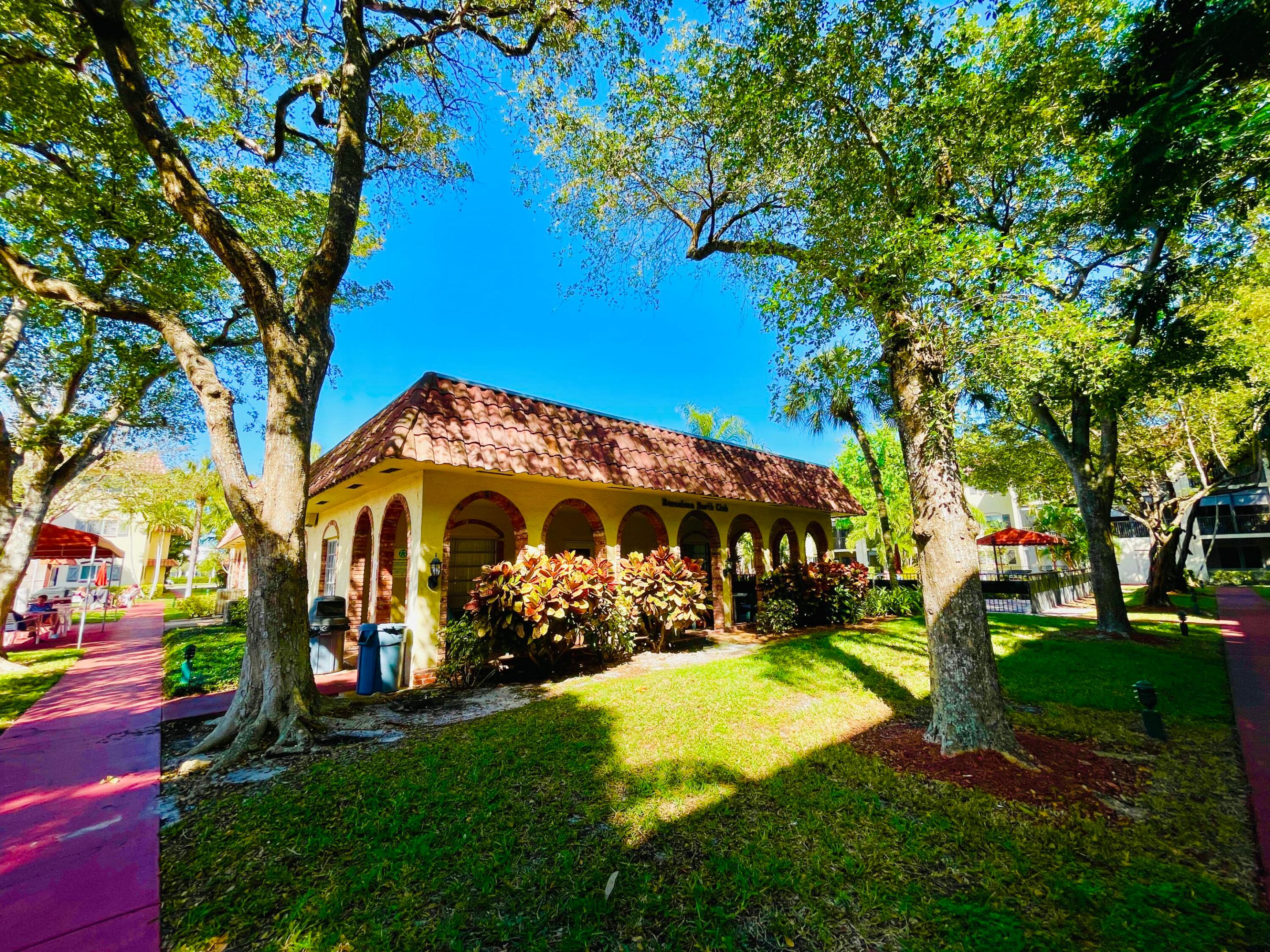 BARCELONA CONDO NORTH BLDG 400 - Residential