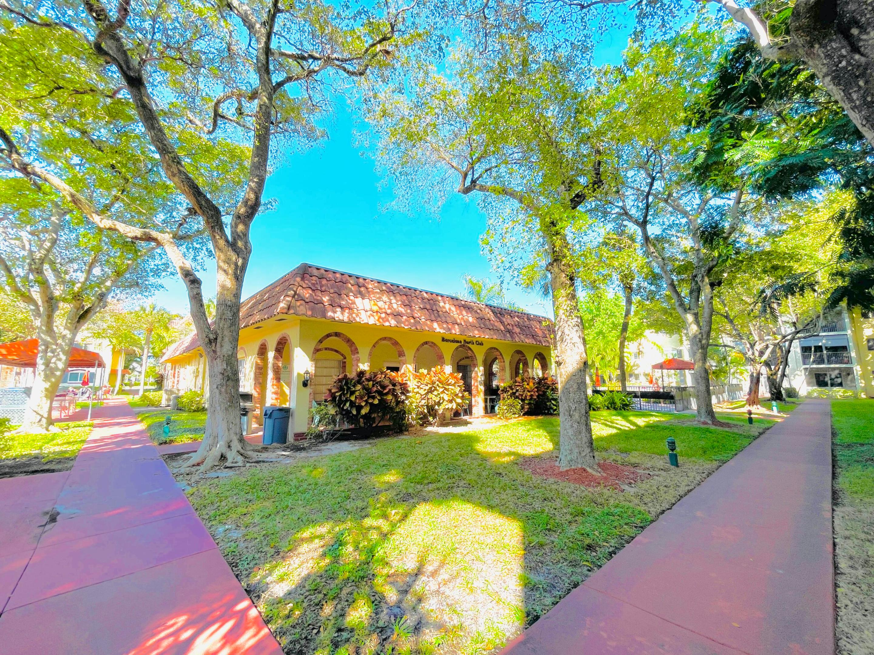 BARCELONA CONDO NORTH BLDG 400 - Residential