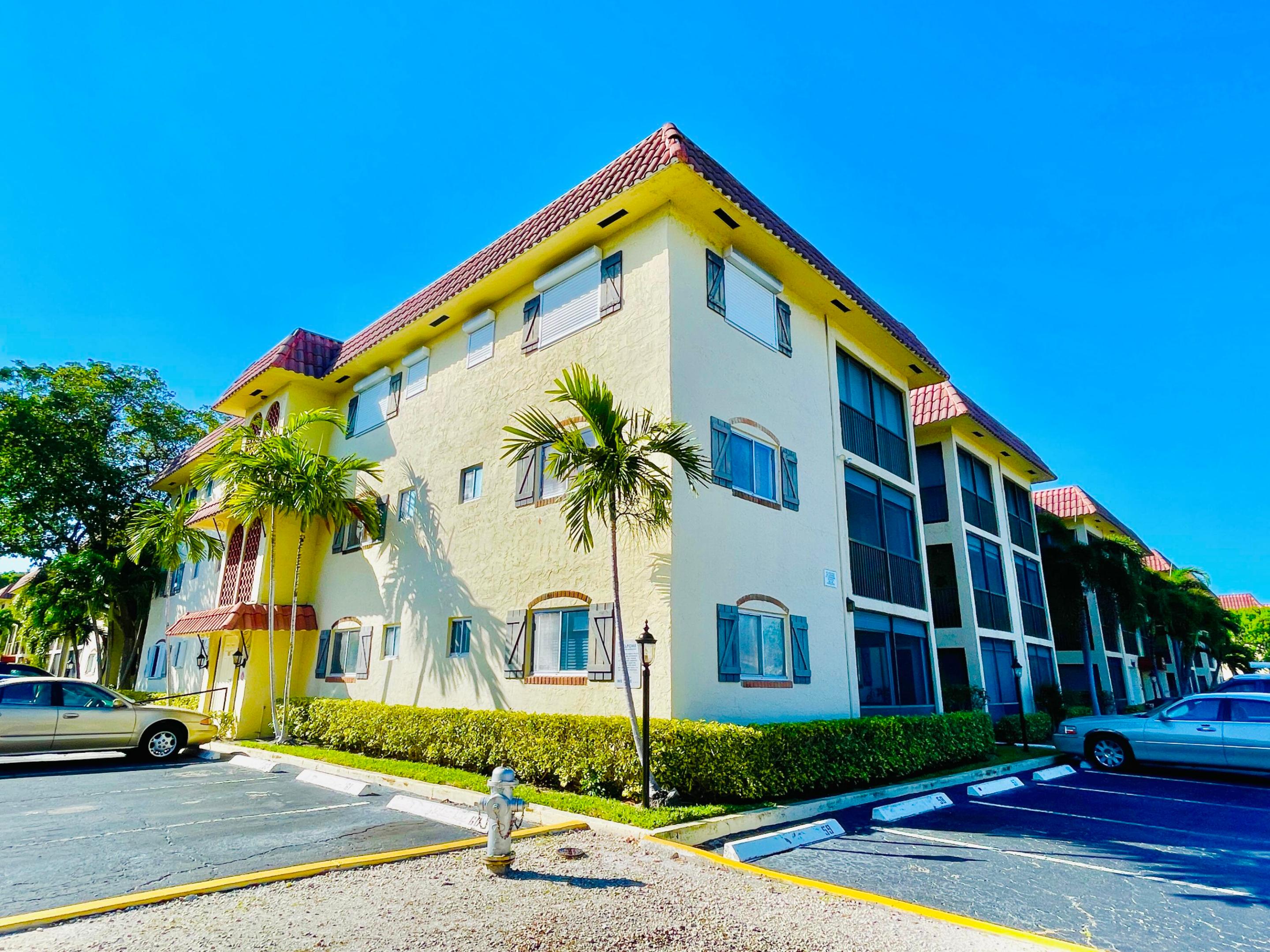 BARCELONA CONDO NORTH BLDG 400 - Residential