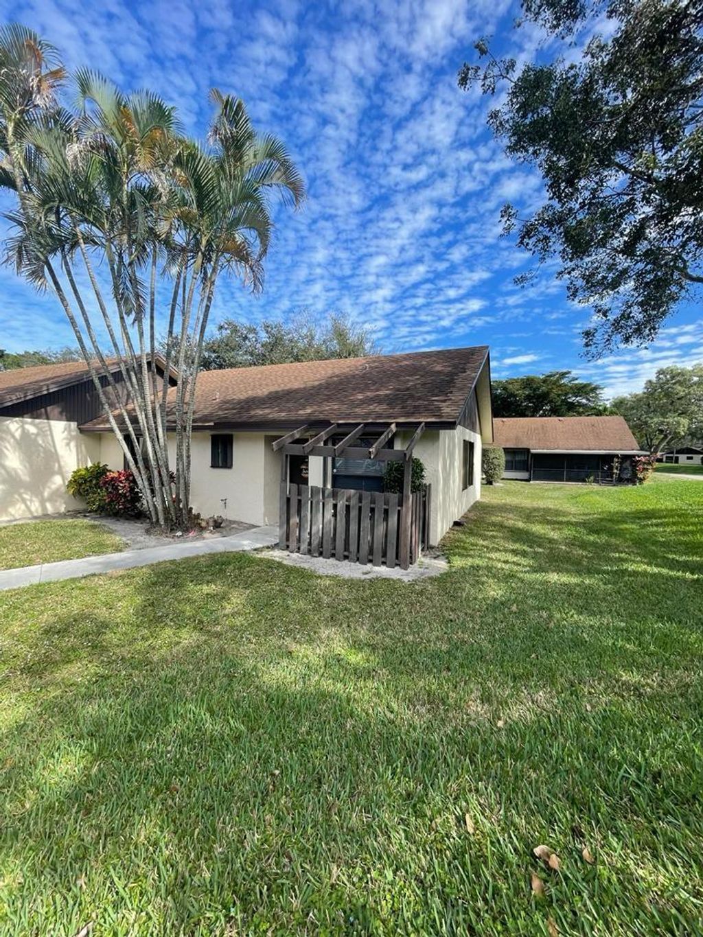 Photo of 116 Via De Casas Norte, Boynton Beach, FL 33426 (MLS # F10419733)