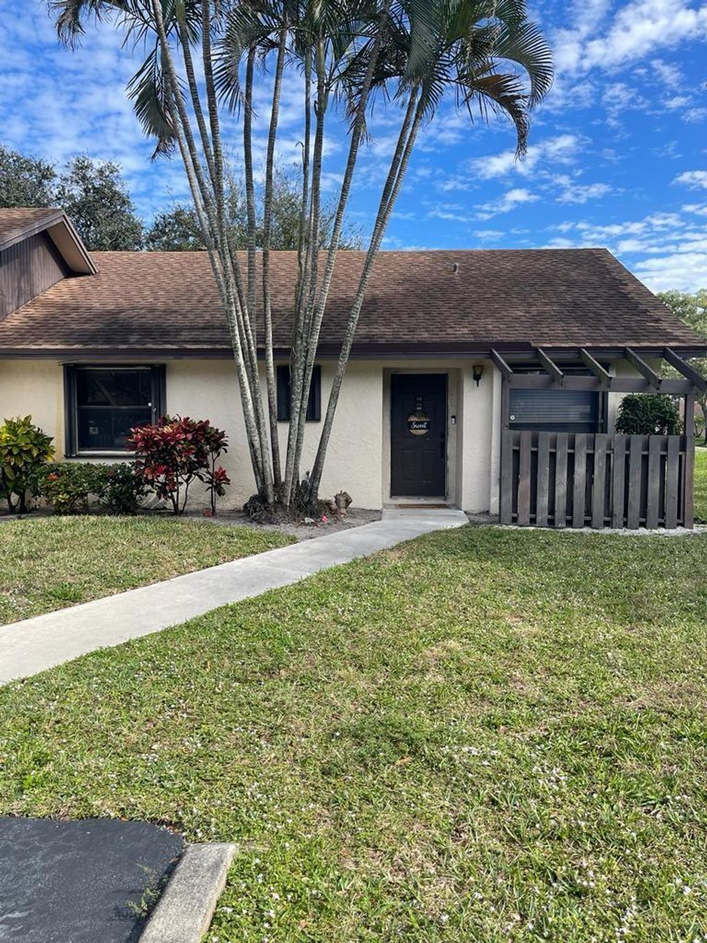 Photo of 116 Via De Casas Norte, Boynton Beach, FL 33426 (MLS # F10419733)
