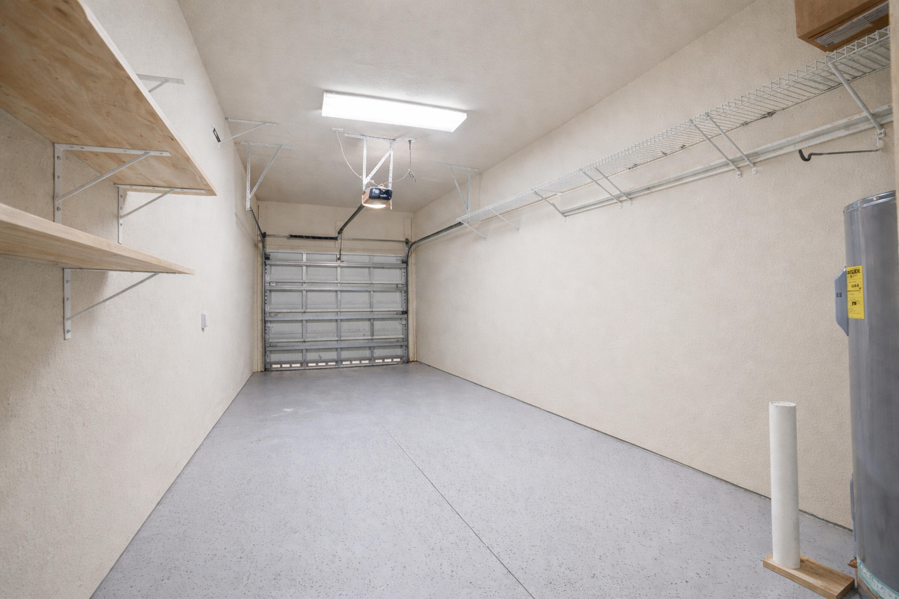 HAMPTON HILLS CONDO - Residential