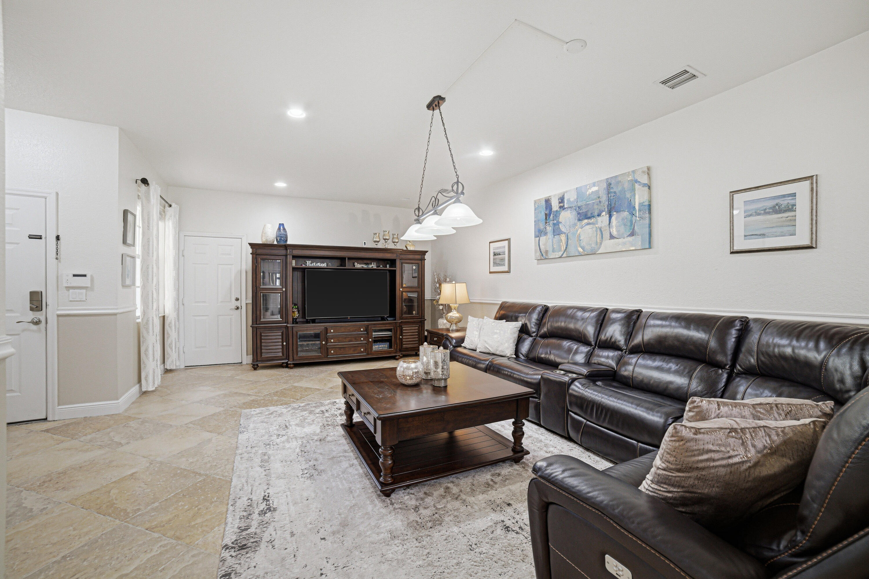 HAMPTON HILLS CONDO - Residential