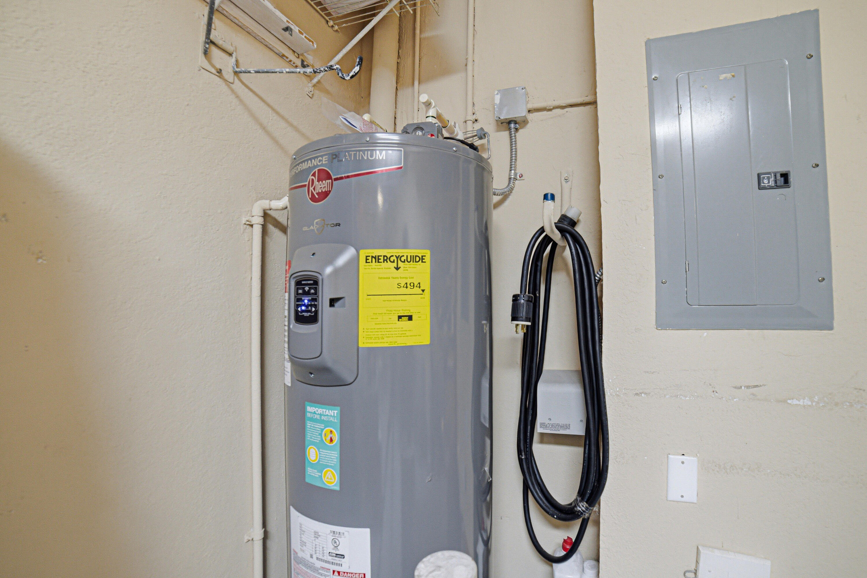 HAMPTON HILLS CONDO - Residential