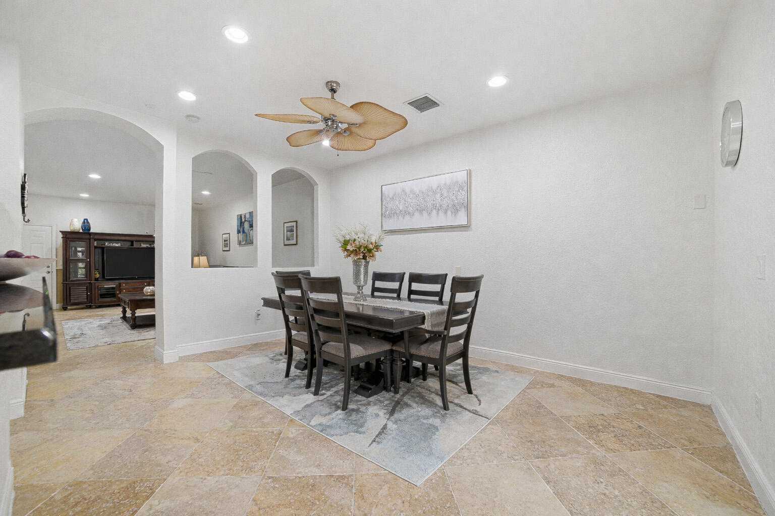 HAMPTON HILLS CONDO - Residential