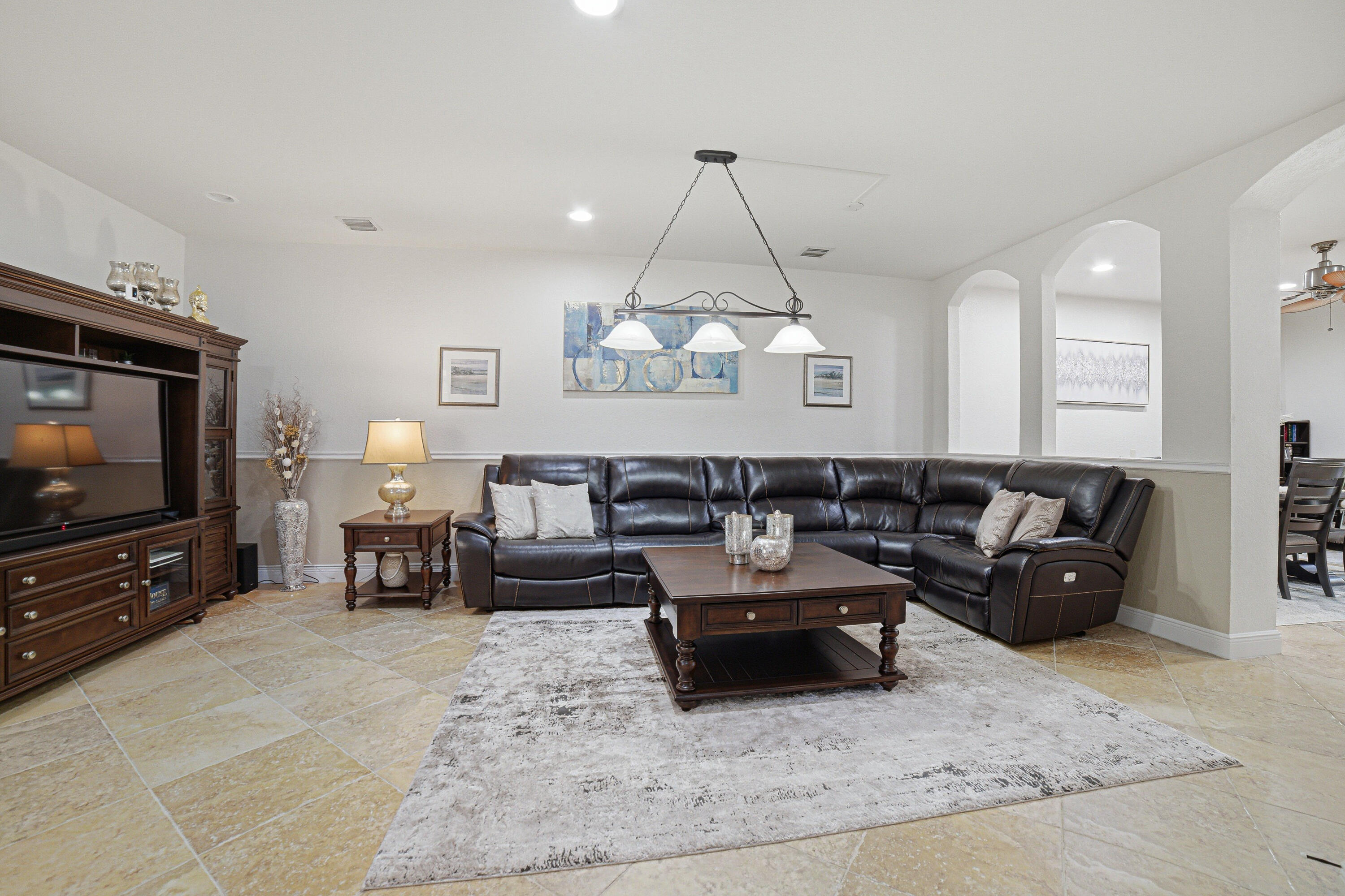 HAMPTON HILLS CONDO - Residential