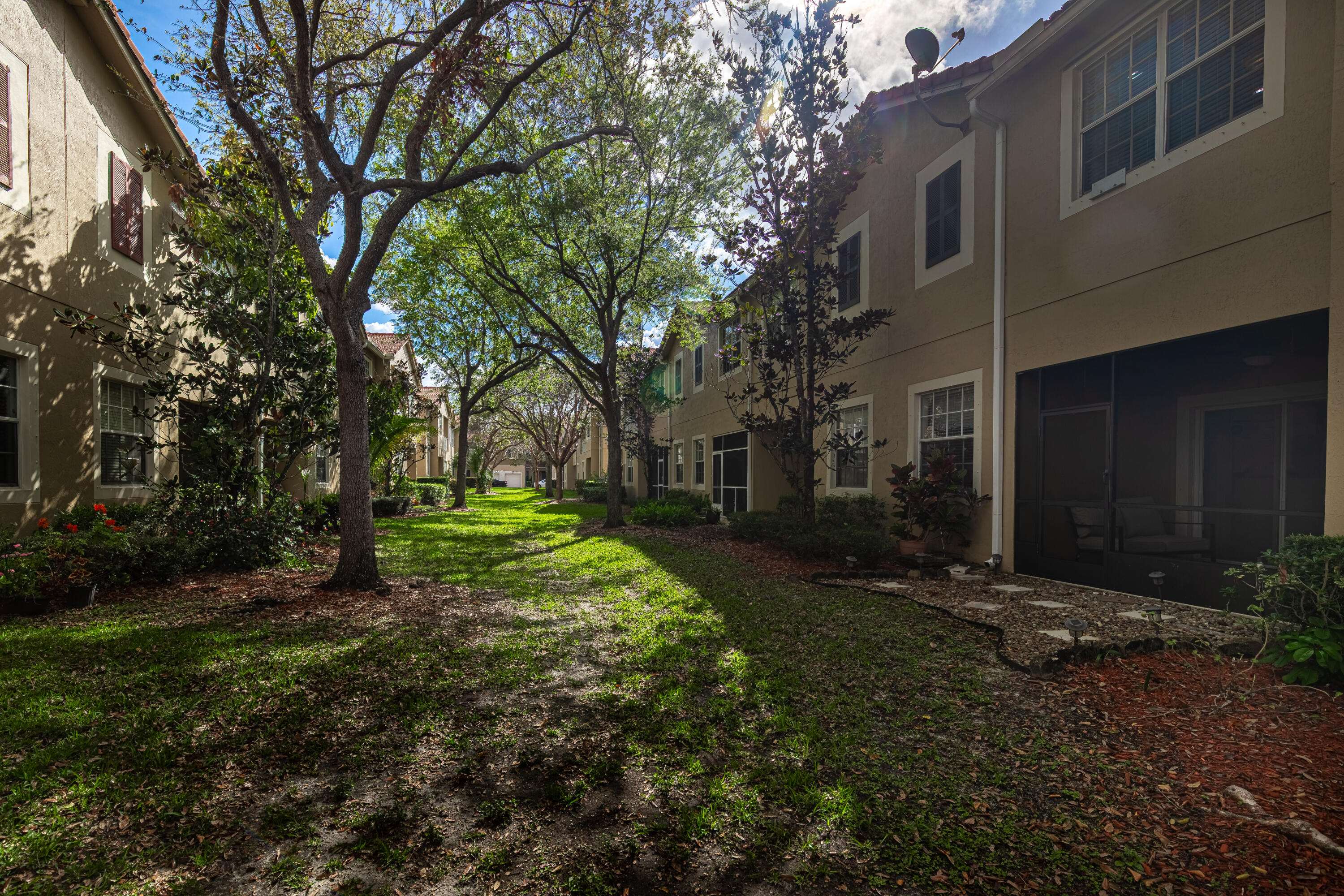 HAMPTON HILLS CONDO - Residential