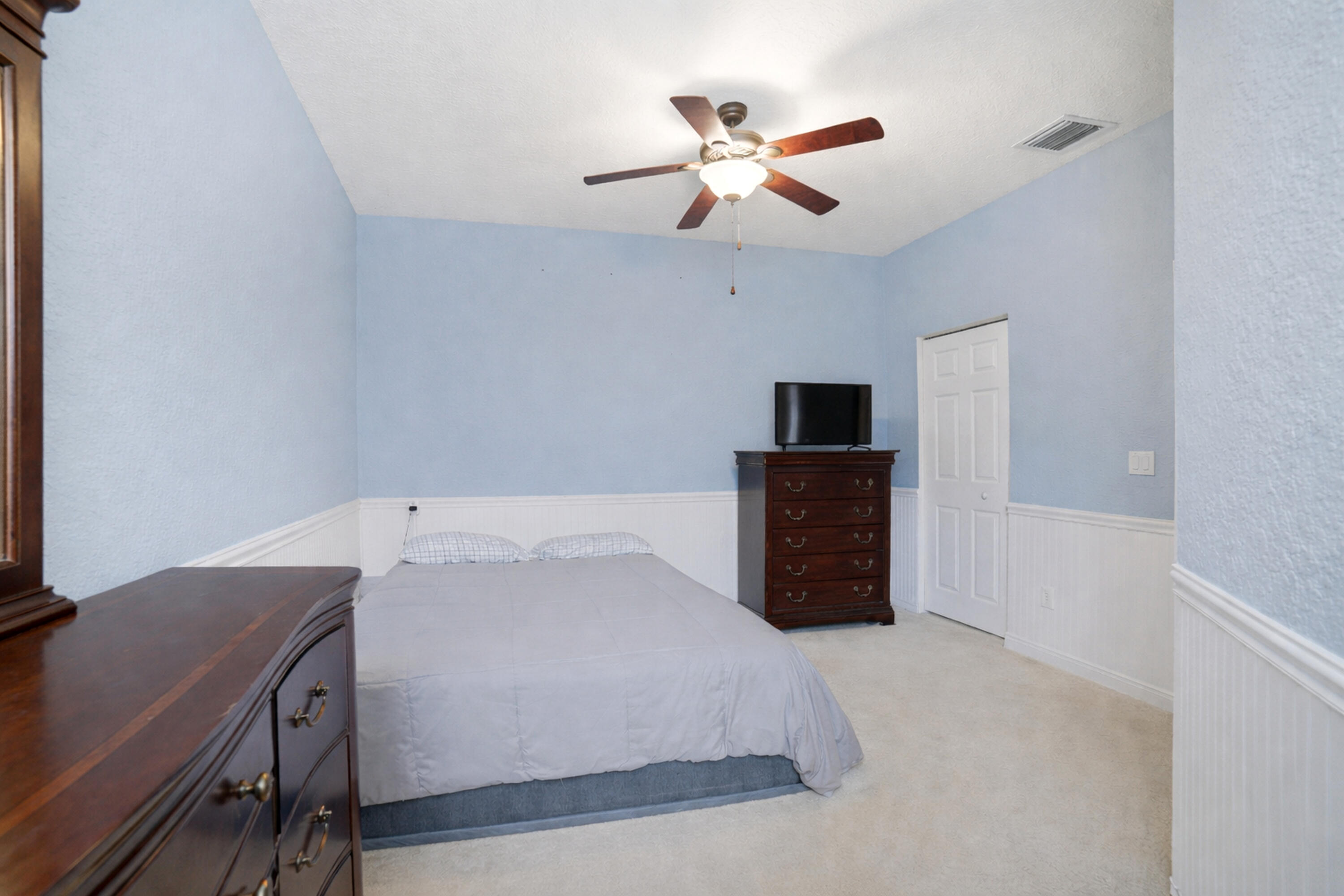 HAMPTON HILLS CONDO - Residential