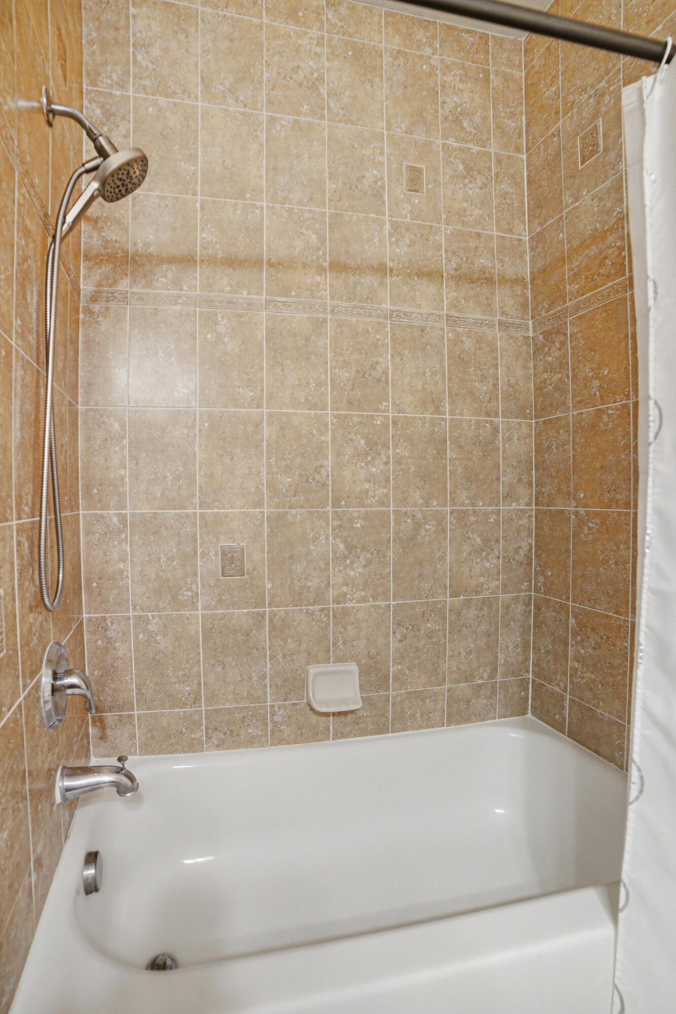 HAMPTON HILLS CONDO - Residential