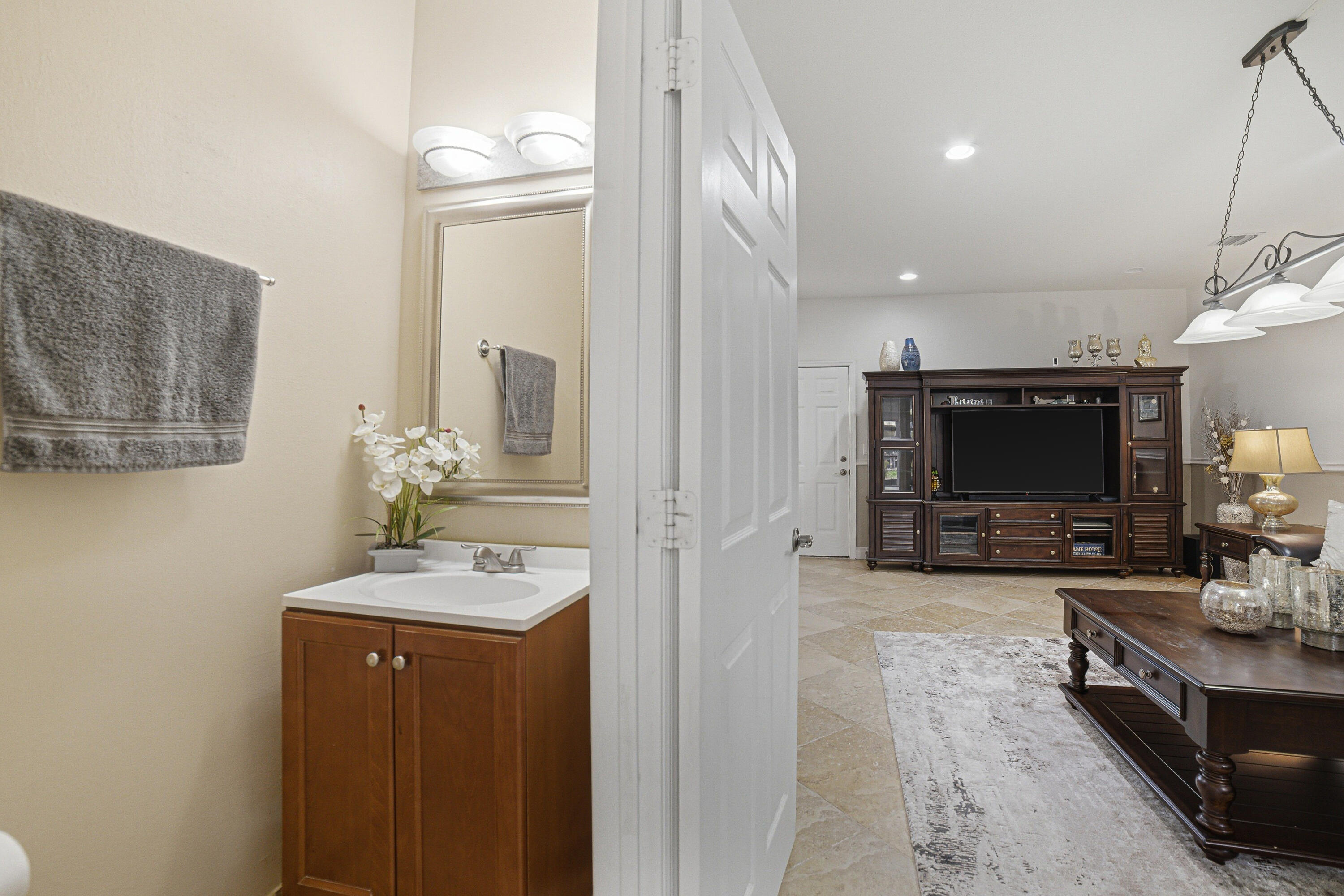 HAMPTON HILLS CONDO - Residential